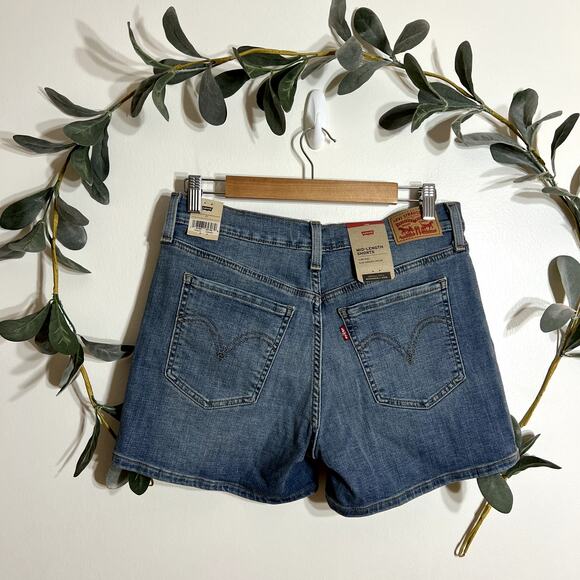 NWT Levi's Mid Length Denim Shorts - Picture 3 of 5